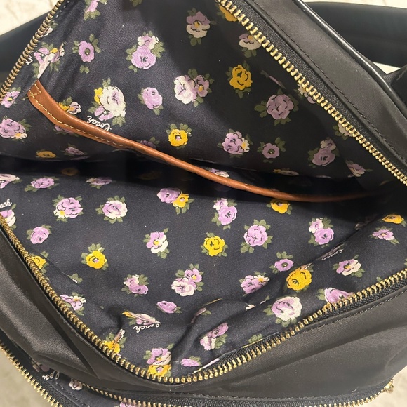 NEW WITH TAG Coach Cargo Carrie with Vintage Rose Print Interior - Picture 3 of 5